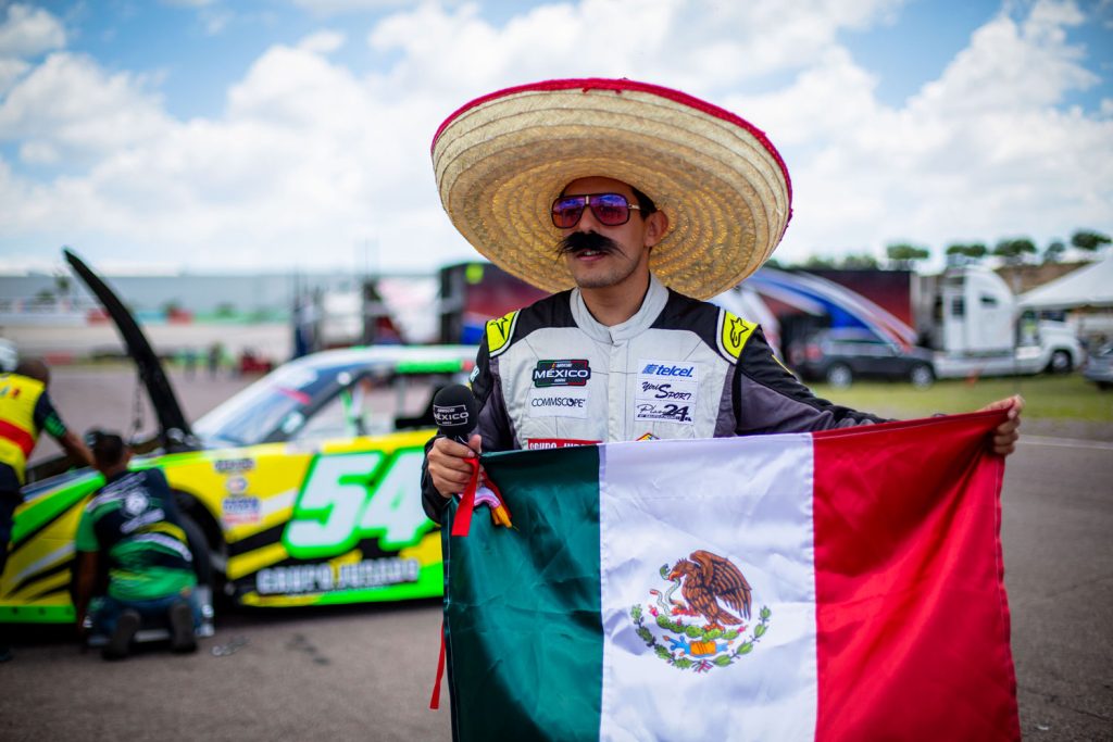 Imágenes chuscas de NASCAR México Series
